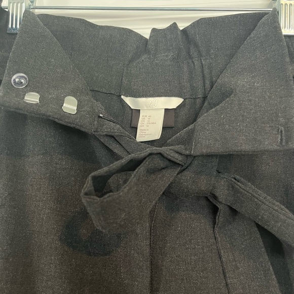 EUC H&M Gray Paper Bag Pants (14) 👖 - Picture 2 of 4